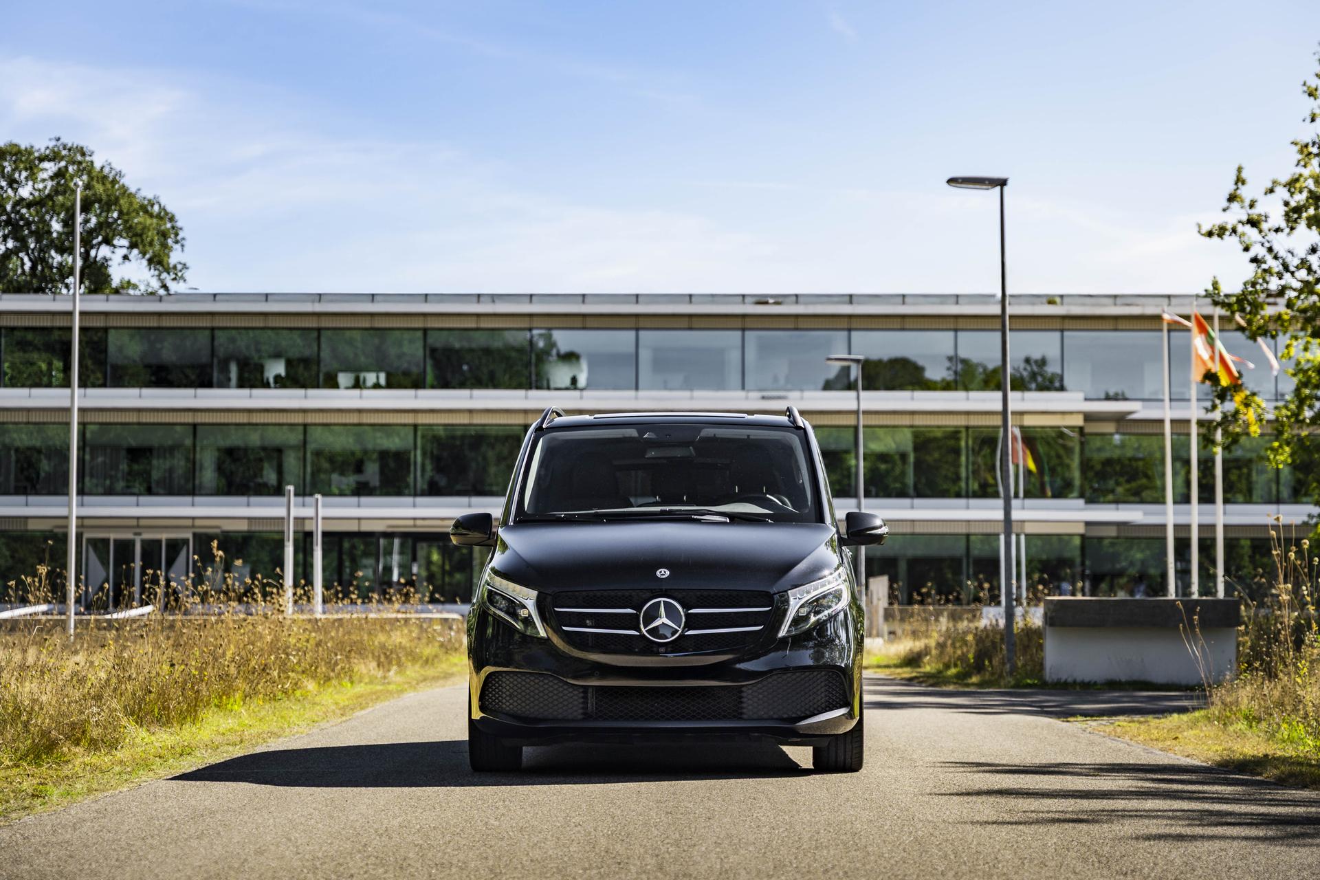 Mercedes-Benz V-Class 2