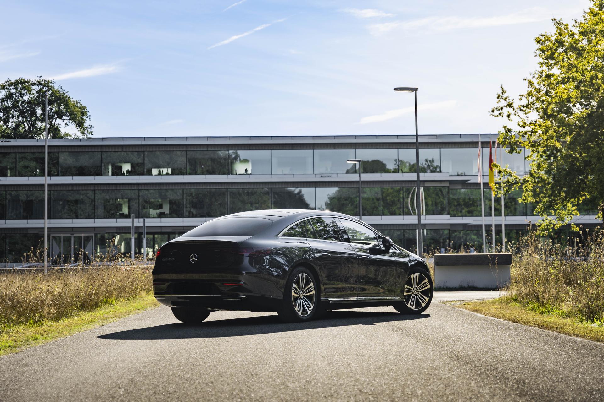 Mercedes-Benz EQS 450+ 3